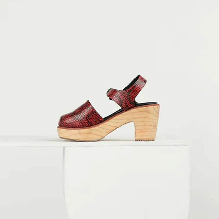 Nkpor Block Heel Buckle Sandals