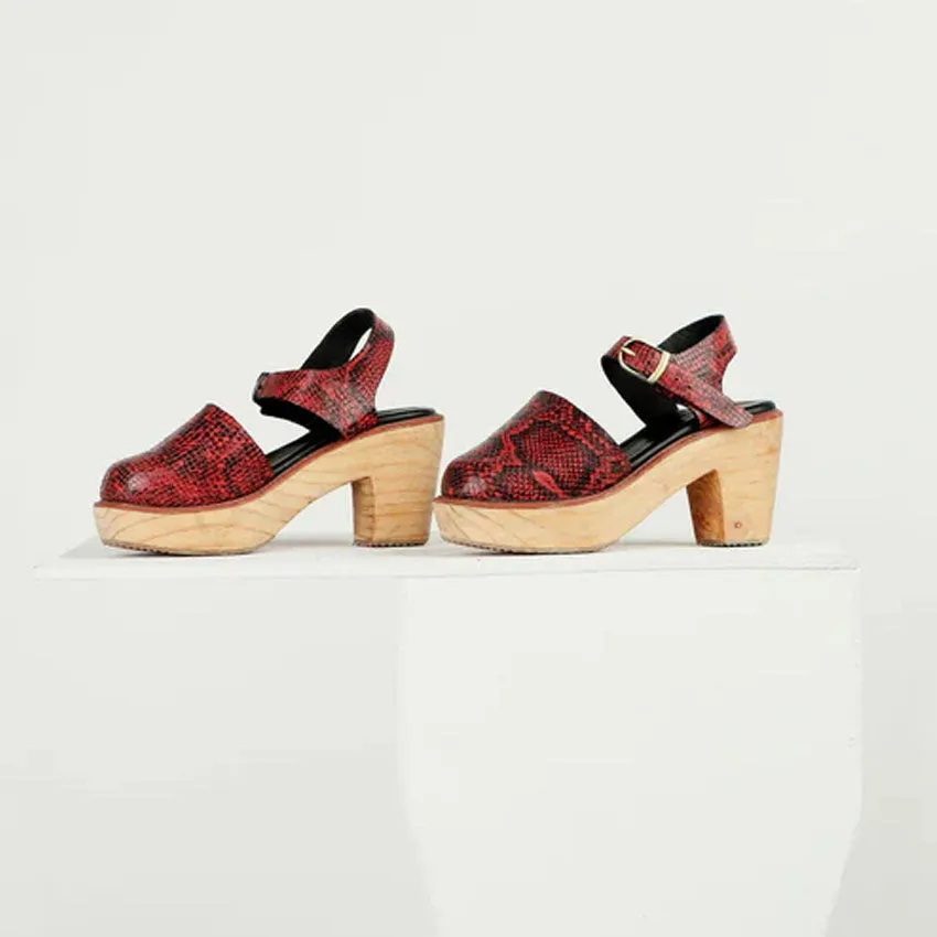 Nkpor Block Heel Buckle Sandals