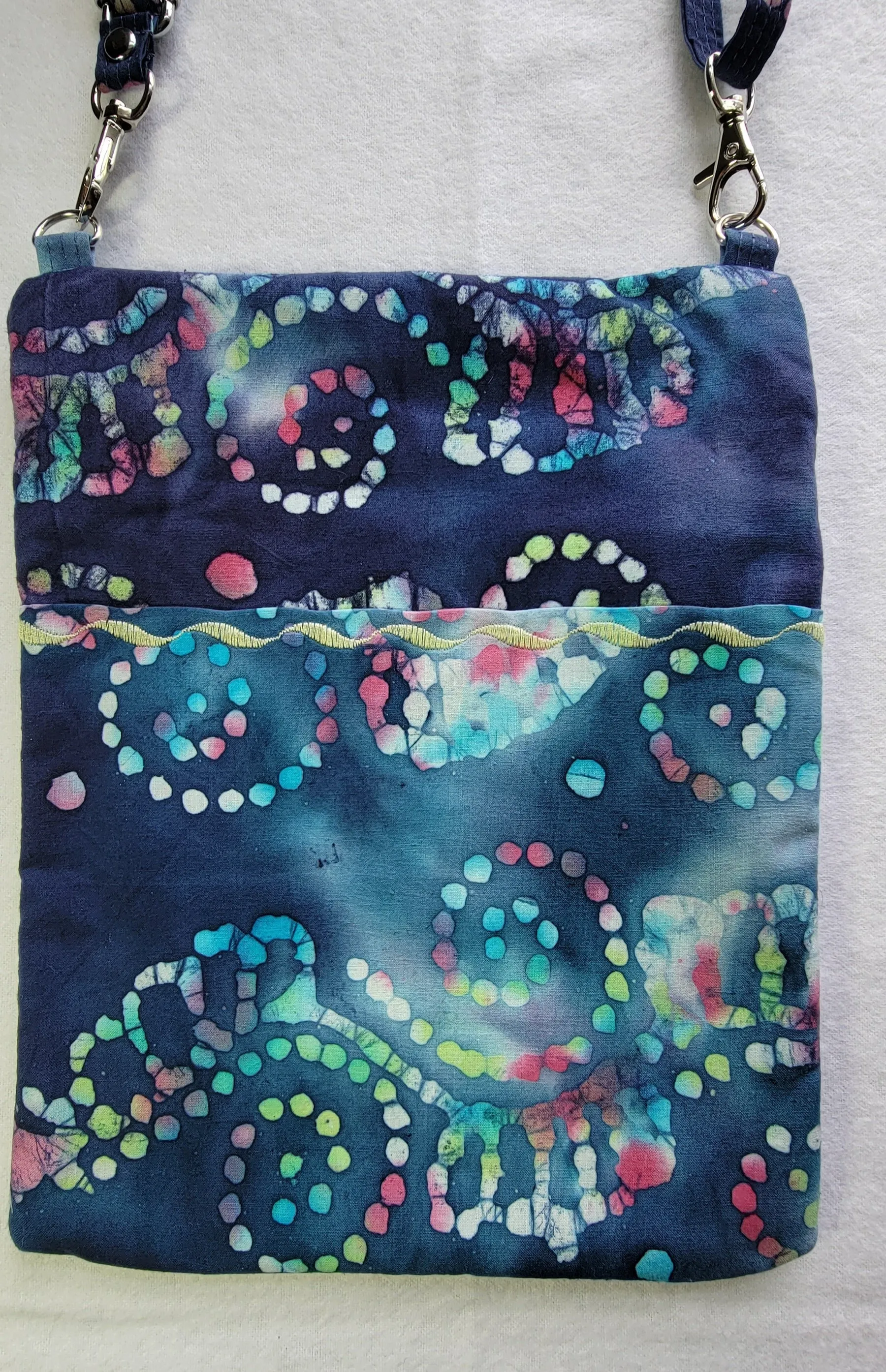 Scroll Batik