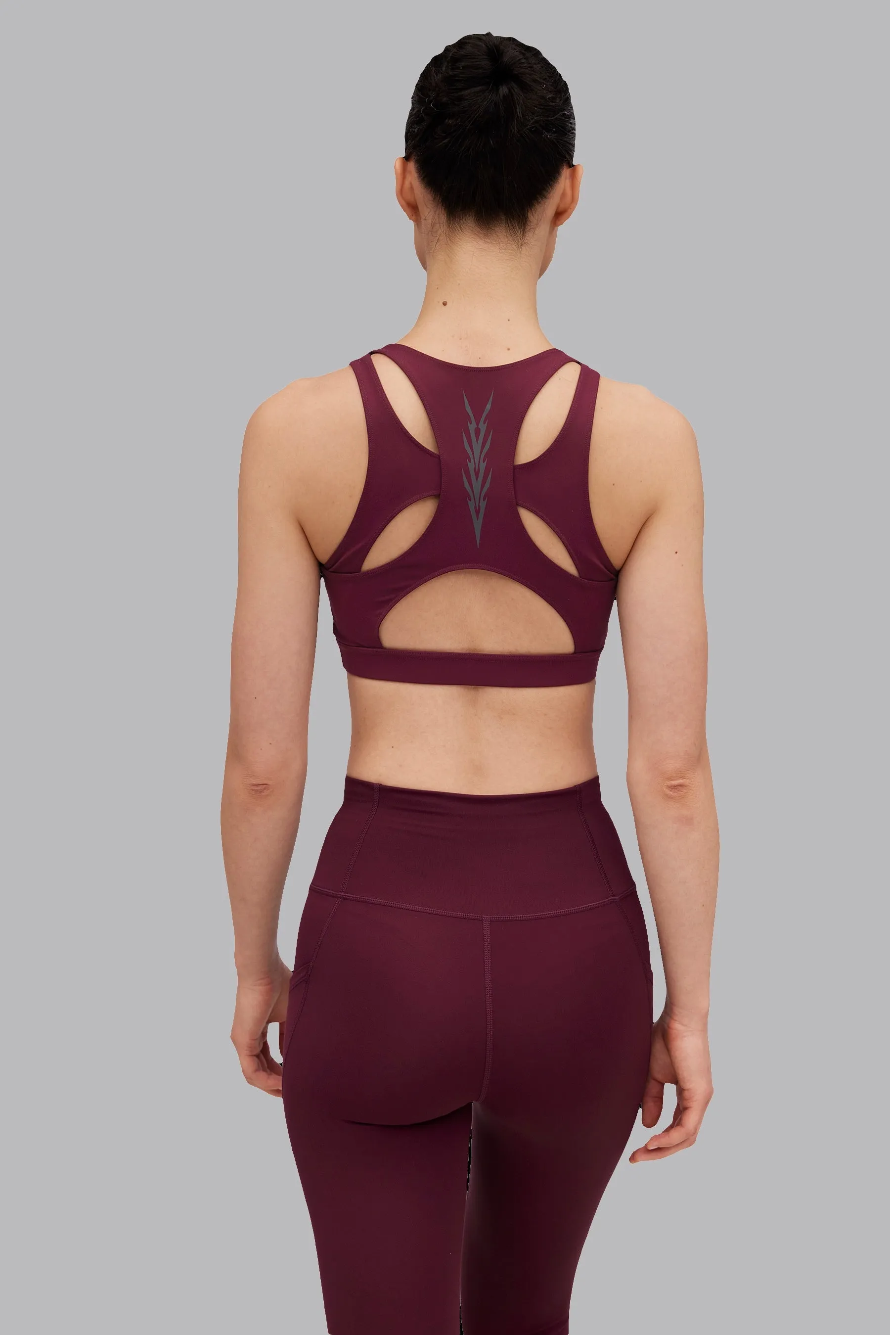 V_SCULPT® CUT OUT SPORTS BRA - Burgundy